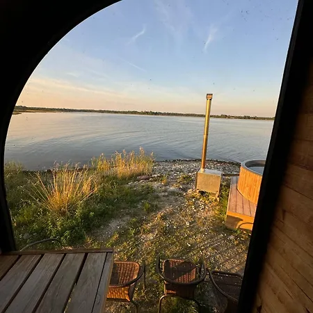 Lounaranna Harbour Kamp alanı *