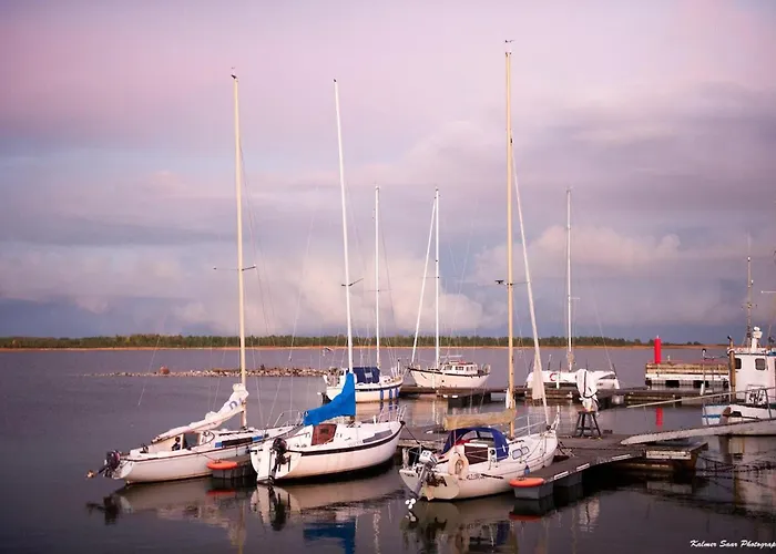 캠프장 Lounaranna Harbour *