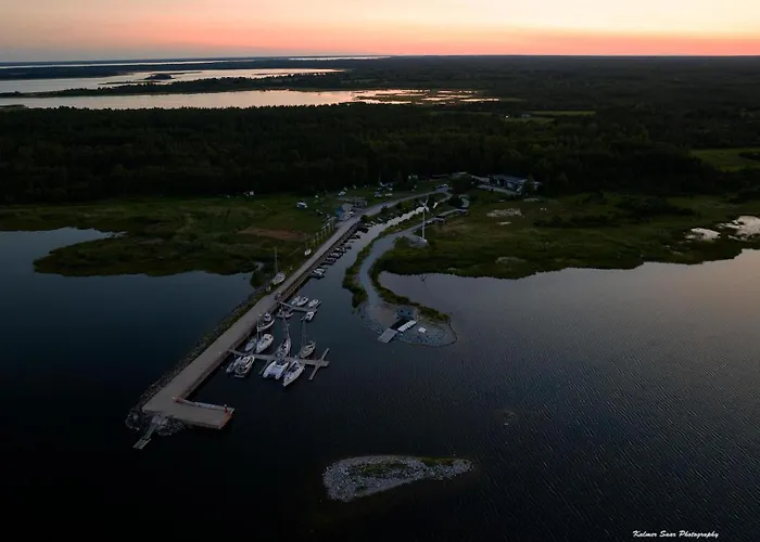Lounaranna Harbour * Simisti