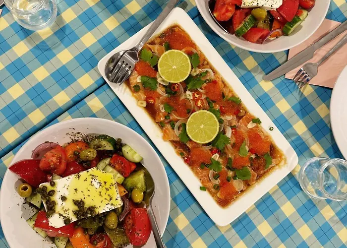 Lounaranna Harbour 캠프장 Simisti